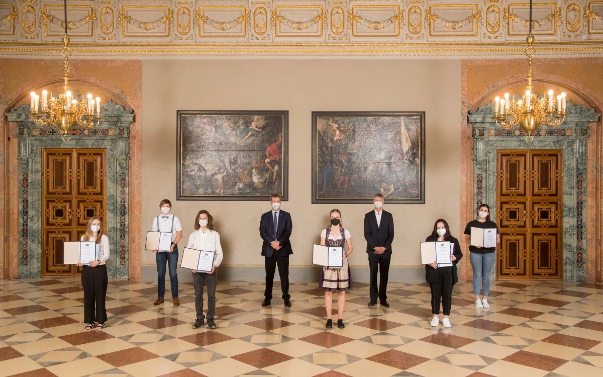 Ehrung engagierter Schülerinnen und Schüler in München im Juli 2021 (Kristina Baum im Bild ganz rechts)